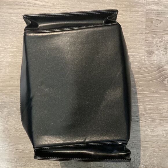 Slice Signature Series Handbag Carrybag Tote - Picture 9 of 9